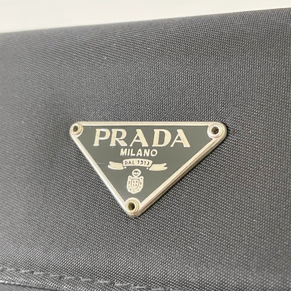 Prada black nylon triangle logo medium trifold wallet - Picture 2 of 11
